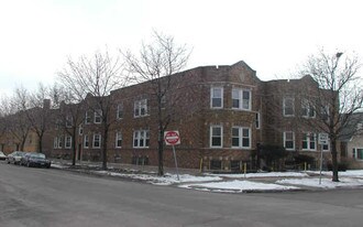 4901 W Parker Ave in Chicago, IL - Building Photo