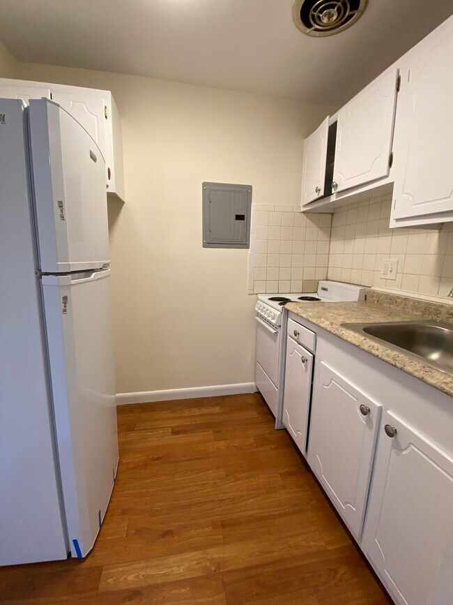 1315 Commonwealth Ave, Unit 301 in Boston, MA - Building Photo - Building Photo