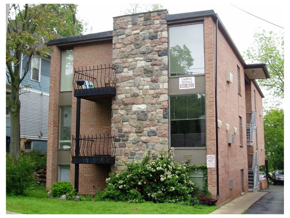 U of M Student Housing Portfolio in Ann Arbor, MI - Foto de edificio