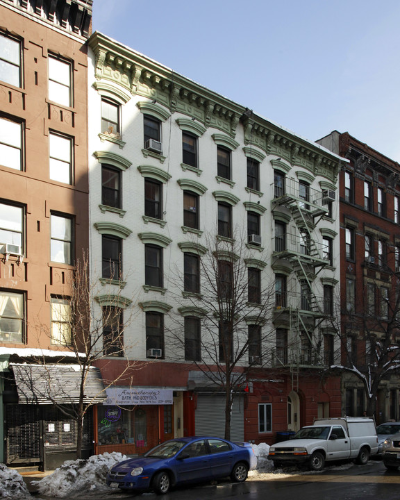 21-23 E Seventh St in New York, NY - Building Photo