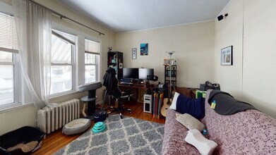 48 Oak St, Unit 1 in Dedham, MA - Building Photo - Building Photo