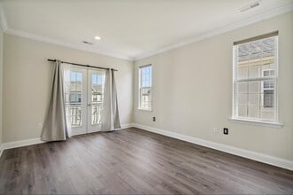 2119 Verona Dr in Philadelphia, PA - Foto de edificio - Building Photo