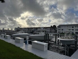 104 Paradise Harbour Blvd in North Palm Beach, FL - Building Photo - Building Photo