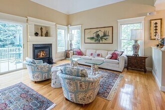 68 Charles Ct in Southborough, MA - Building Photo - Building Photo