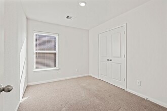 15231 Central Lakes Dr in Humble, TX - Building Photo - Building Photo