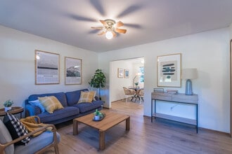 226 Paradise Dr in Ashford, WA - Foto de edificio - Building Photo