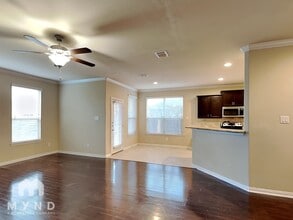 5813 Valley Haven Way in Fort Worth, TX - Foto de edificio - Building Photo