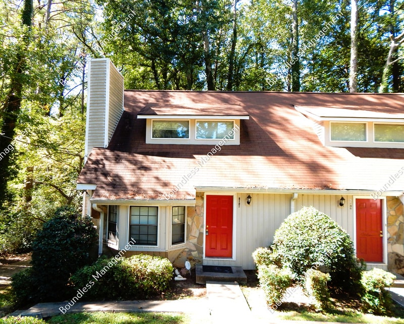 2170 Wells Dr SE in Smyrna, GA - Building Photo