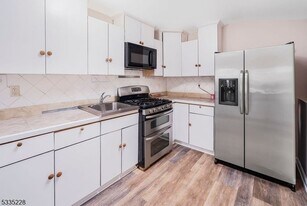 77 Swartswood Rd in Newton, NJ - Building Photo