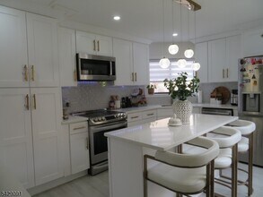 73 Edinborough Ct in Hackettstown, NJ - Building Photo - Building Photo