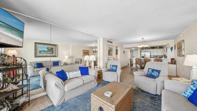 7205 Thomas Dr
