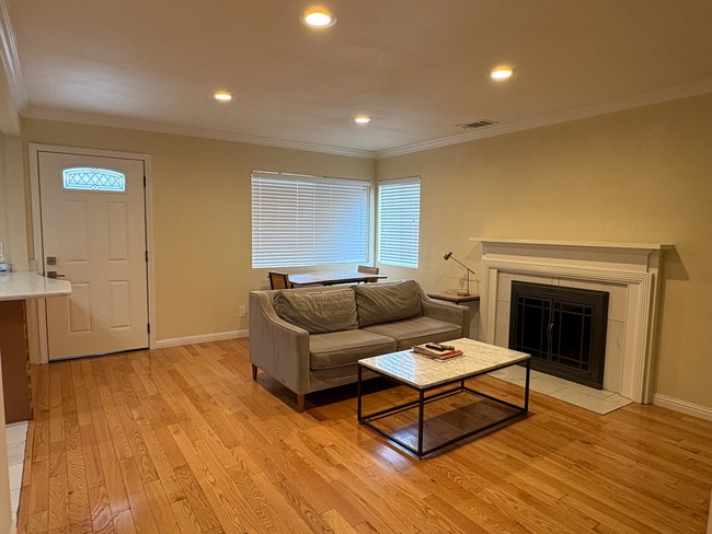 1912 Euclid Ave in East Palo Alto, CA - Building Photo - Building Photo