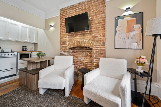 74 W 82 St in New York, NY - Building Photo - Building Photo