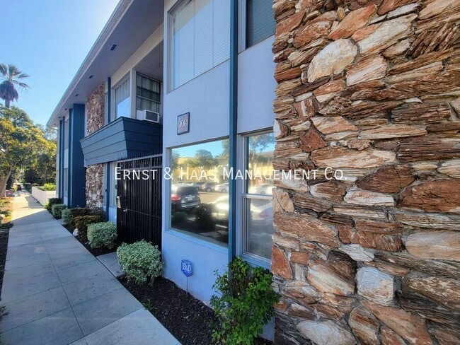 735 Cedar Ave in Long Beach, CA - Building Photo - Building Photo