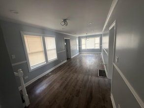 8632 S Parnell Ave in Chicago, IL - Building Photo - Building Photo