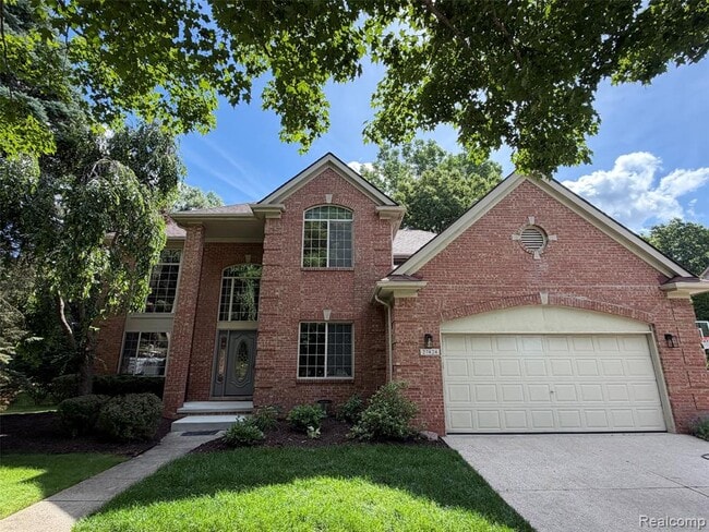 27424 Rosewood Ct