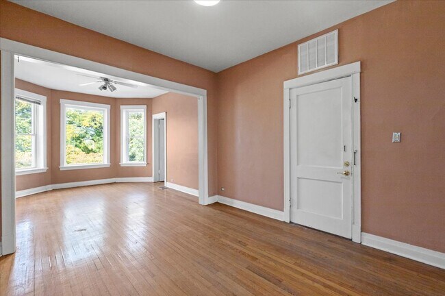 3145 W Augusta Blvd in Chicago, IL - Building Photo - Building Photo