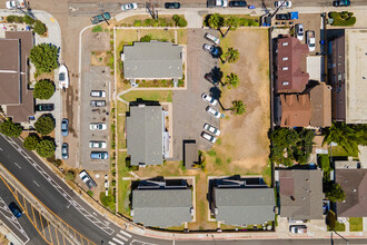 3126-3140 Nimitz Blvd in San Diego, CA - Building Photo - Building Photo