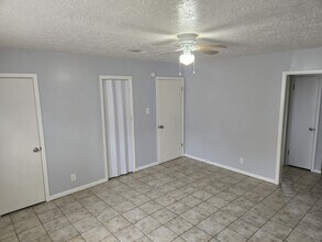 5270 Wildwood Dr in Beaumont, TX - Building Photo - Building Photo
