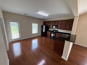 475 Albemarle Ct in Sumter, SC - Building Photo - Building Photo