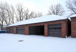 West Market Apartments in Akron, OH - Building Photo - Building Photo