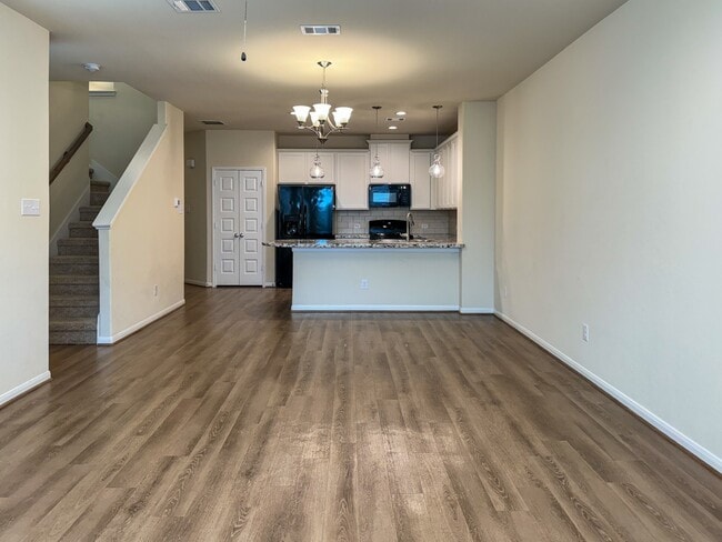 5541 Evanston Ln