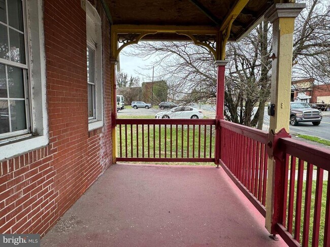 519 E 9th St-Unit -1F in Chester, PA - Building Photo - Building Photo