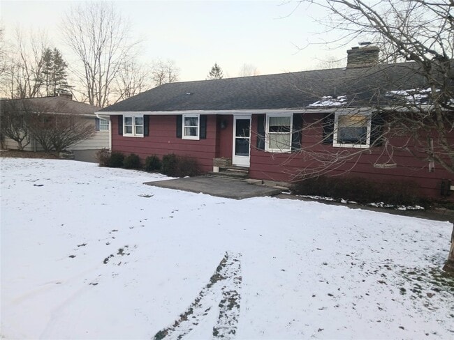 property at 5 Meadow Brook Ln