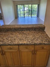 230 Lakeview Dr in Weston, FL - Building Photo - Building Photo