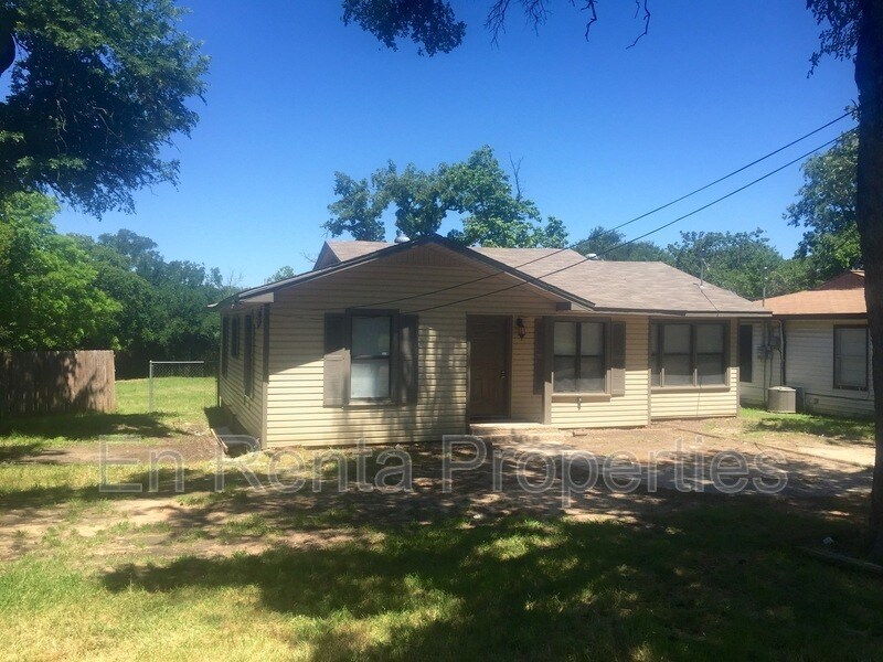 3341 Hiawatha Trail in Fort Worth, TX - Building Photo