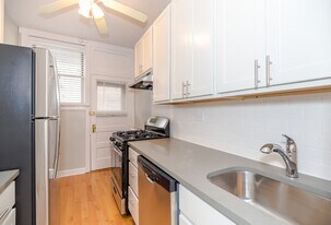 1932 W Winona St, Unit 3 in Chicago, IL - Building Photo