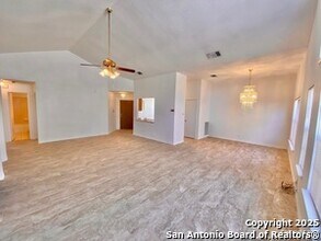 7955 Flower Trail in San Antonio, TX - Building Photo - Building Photo
