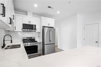 5000 Cleon Ave in Los Angeles, CA - Building Photo - Building Photo