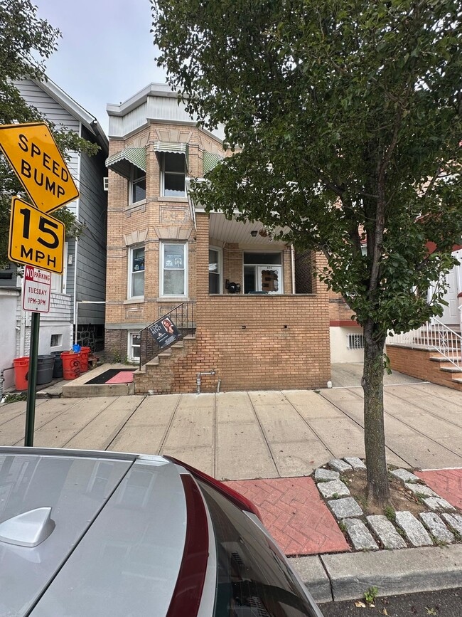 property at 606 15th St