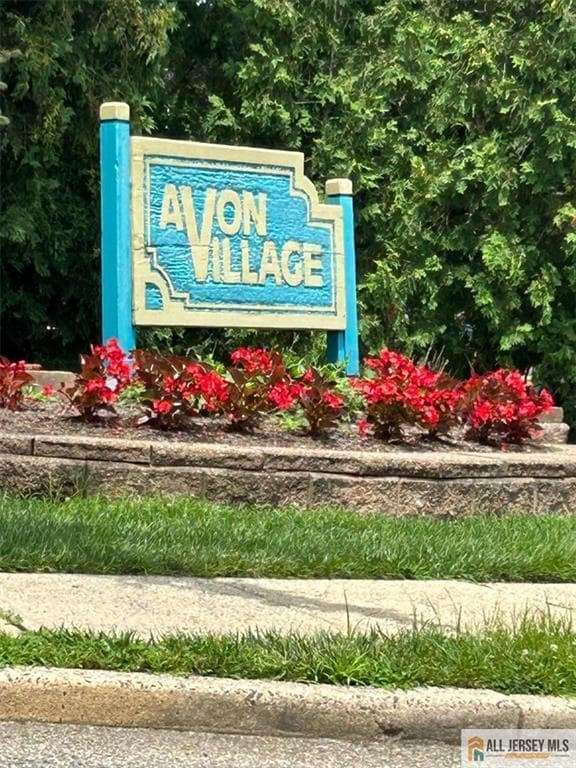 property at 8 Avon Dr