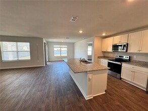 38 Autumn's Wood Dr in Brunswick, GA - Building Photo - Building Photo