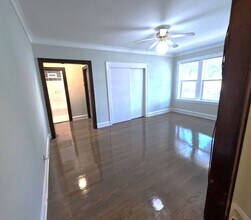 5550 W Farragut Ave in Chicago, IL - Building Photo - Building Photo