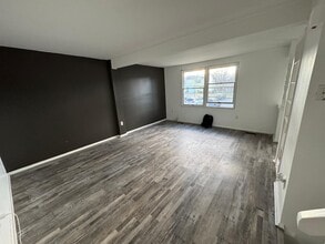 12319 Bonfire Dr in Reisterstown, MD - Foto de edificio - Building Photo