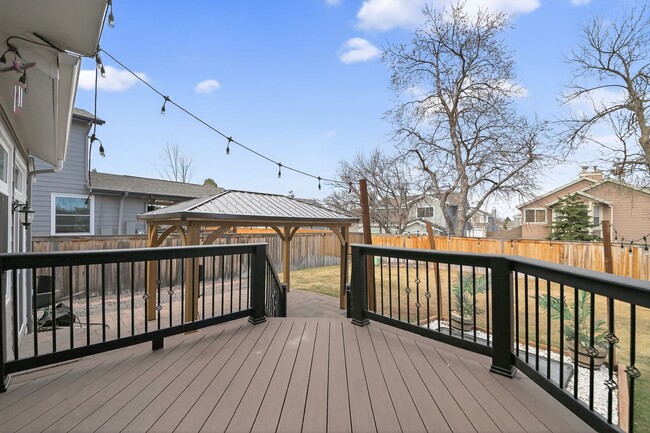 5559 Wickerdale Ln in Littleton, CO - Building Photo - Building Photo