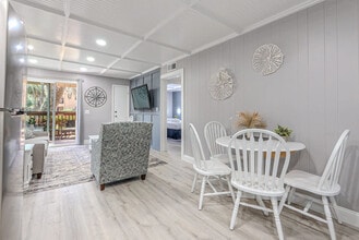 21 Lagoon Rd in Hilton Head Island, SC - Building Photo - Building Photo