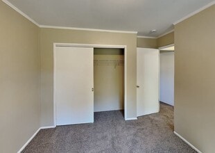 1302 W 59th St in La Grange, IL - Building Photo - Building Photo