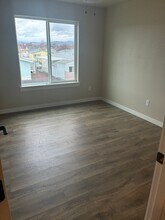 7865 Houston Lp in White City, OR - Building Photo - Building Photo