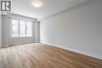 2184 Postmaster Dr in Oakville, ON - Building Photo - Building Photo