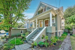 2017 2nd Ave N in Seattle, WA - Building Photo