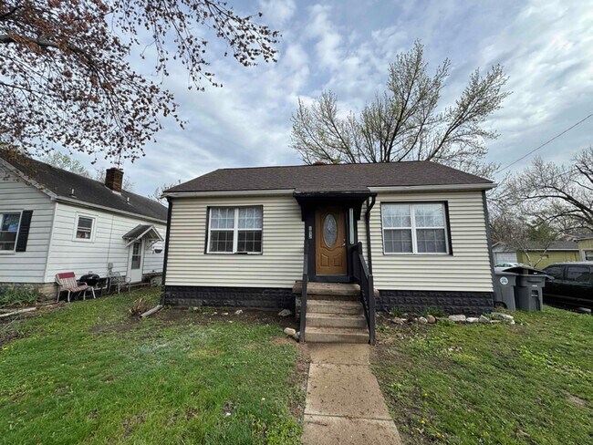 1052 Covert Ave in Evansville, IN - Building Photo - Building Photo