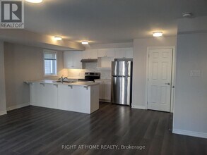 127 Anthracite Private in Ottawa, ON - Building Photo - Building Photo