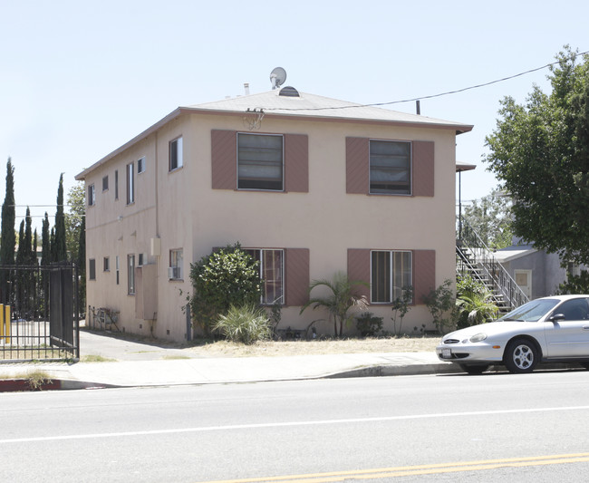 11942 Vanowen St in North Hollywood, CA - Building Photo - Building Photo