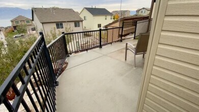 3558 Sharp Shinned Trail in Saratoga Springs, UT - Building Photo - Building Photo