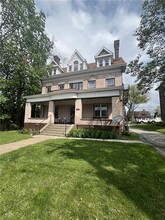 5807 Bartlett St in Pittsburgh, PA - Building Photo - Building Photo