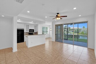 8231 NW 127th Ln-Unit -33-A in Parkland, FL - Building Photo - Building Photo